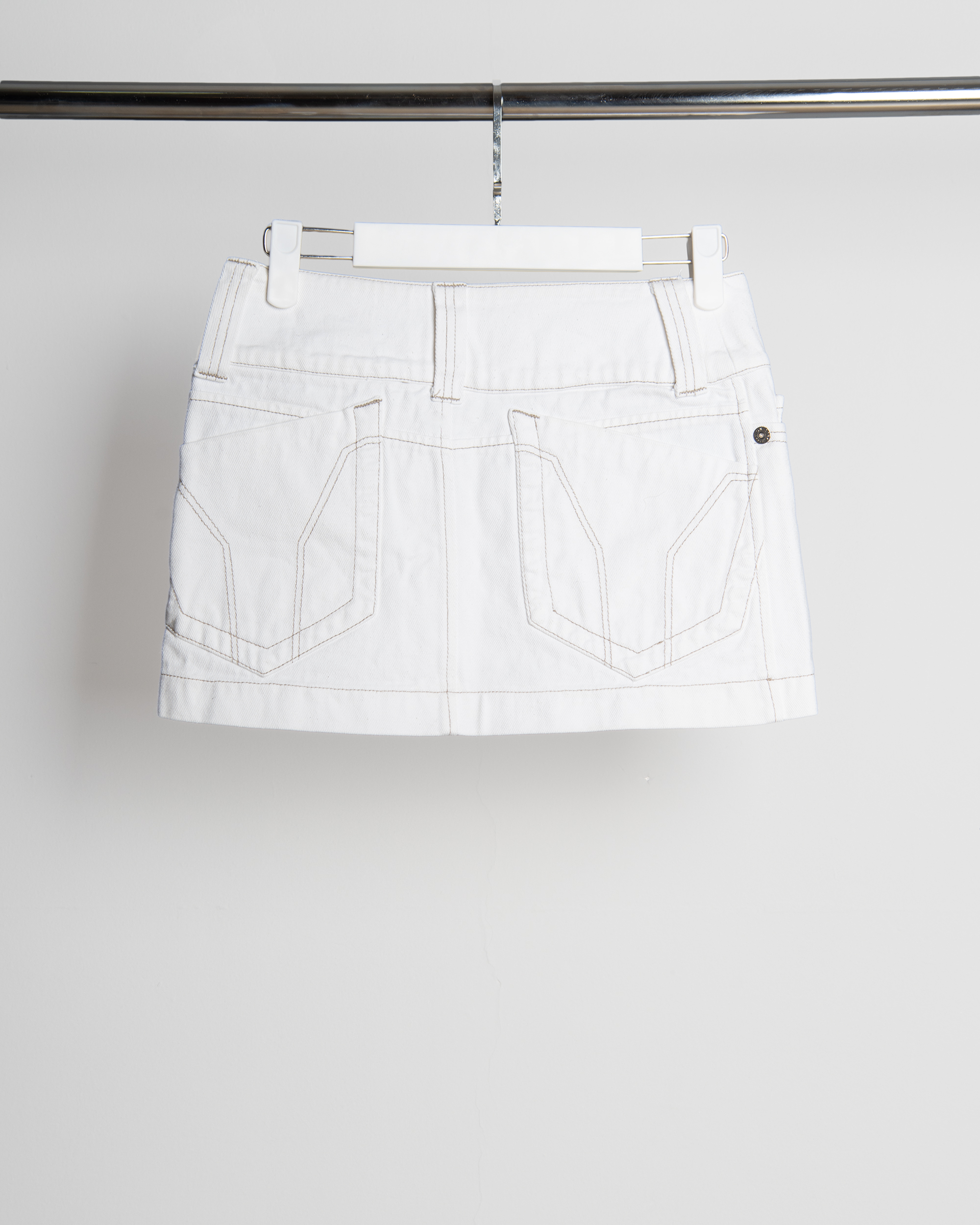 ANGELINA WHITE DENIM MINI SKIERT - Image 2